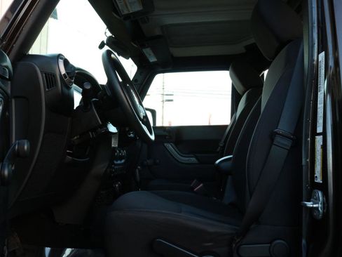 Used 2013 Jeep Wrangler Unlimited Sport image 17