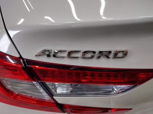 Used 2020 Honda Accord Touring image 15