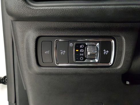 Used 2024 Lincoln Corsair AWD w/ Equipment Group 101A image 14