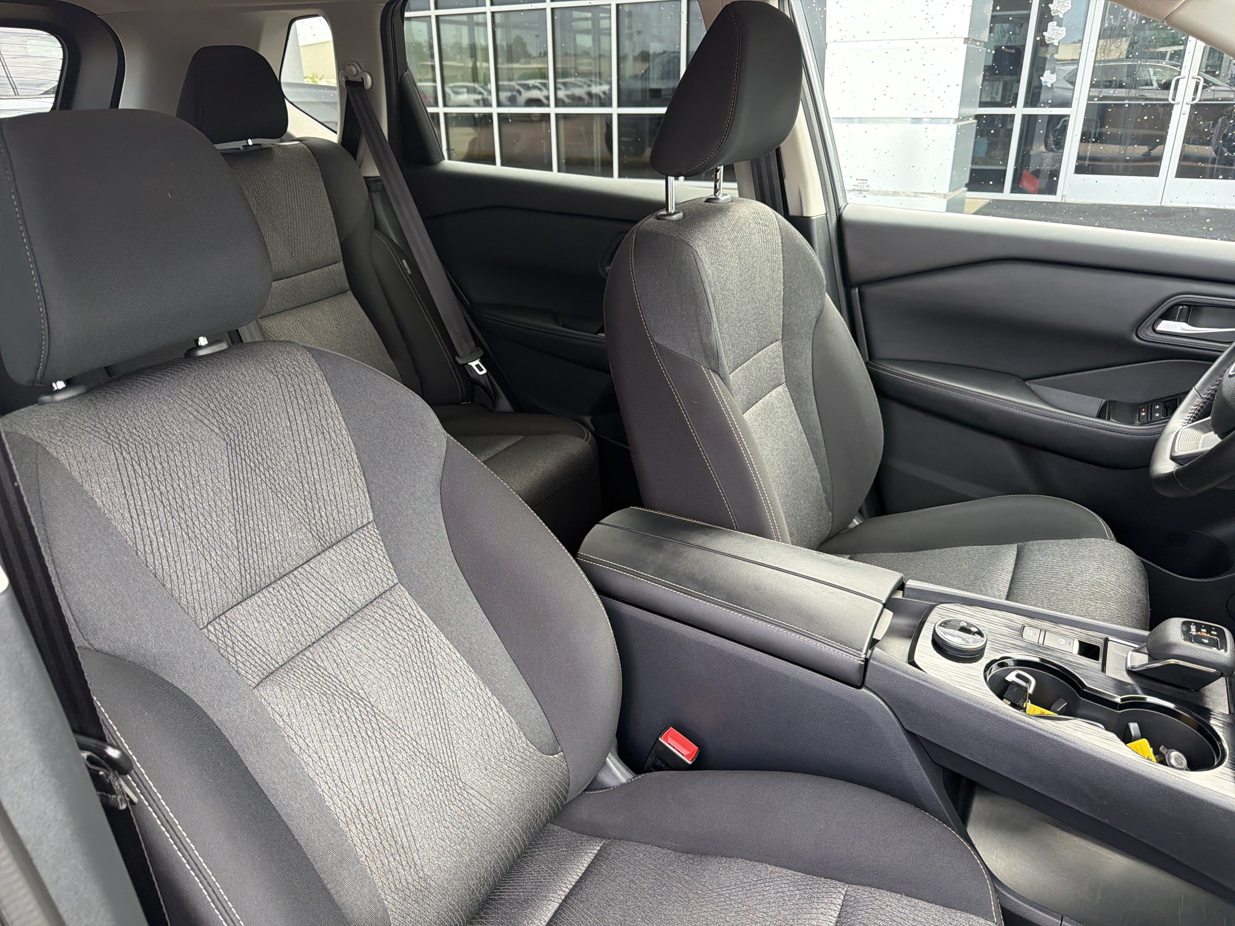 Used 2025 Nissan Rogue SV AWD/4WD image 7