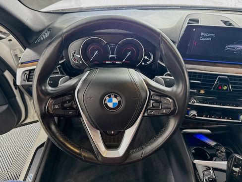 Used 2019 BMW 530e xDrive w/ Convenience Package image 15