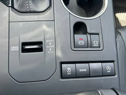 Used 2022 Toyota Highlander L FWD image 29