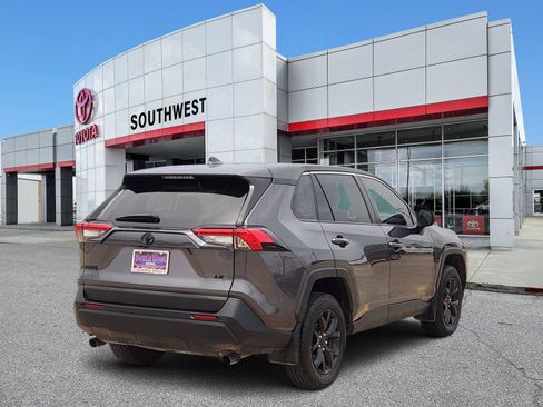 Used 2024 Toyota RAV4 LE FWD image 5