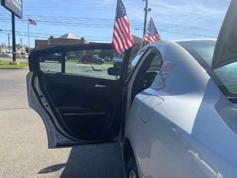 Used 2021 Dodge Charger SXT w/ Leather Interior Group RWD image 30