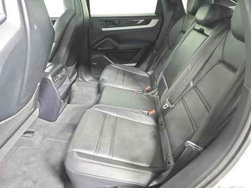 Certified 2024 Porsche Cayenne S AWD/4WD image 24