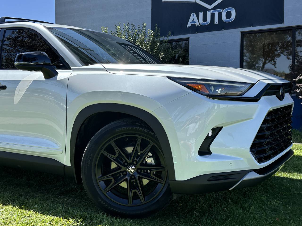 Used 2025 Toyota Grand Highlander AWD Hybrid image 3