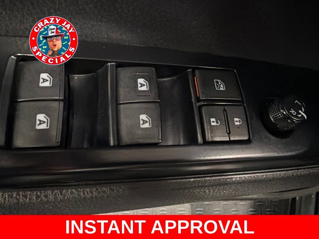Used 2018 Toyota Camry SE w/ Audio Package FWD image 18