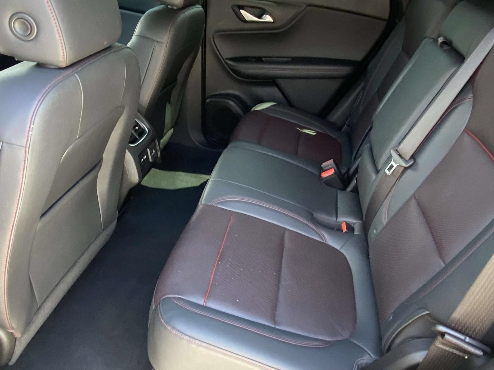 Used 2024 Dodge Durango GT RWD image 11