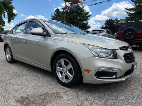Used 2016 Chevrolet Cruze LT FWD image 3