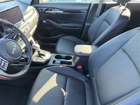 Used 2023 Kia Seltos SX image 11