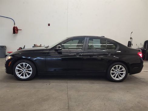 Used 2016 BMW 320i xDrive Sedan image 7