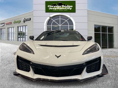 Used 2026 Chevrolet Corvette ZR1 w/ ZR1 Carbon Fiber Aero Package RWD image 2