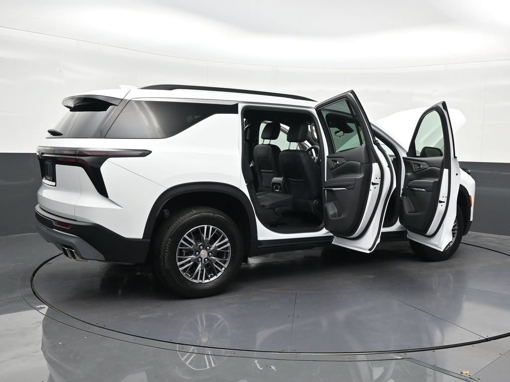 Used 2026 Chevrolet Traverse LT FWD image 33