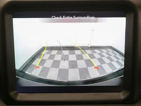 Used 2023 Jeep Wrangler Sahara image 35