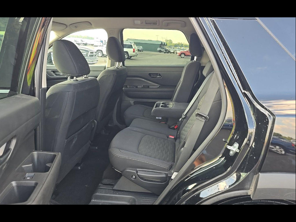 Certified 2025 Nissan Pathfinder SV FWD image 40