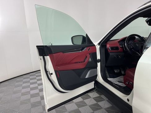 Used 2021 Maserati Levante GranSport image 16