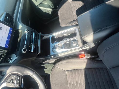 Used 2020 Ford Explorer XLT AWD/4WD image 17