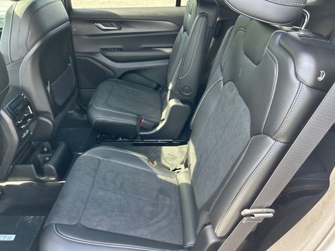 New 2025 Jeep Grand Cherokee L Altitude image 7