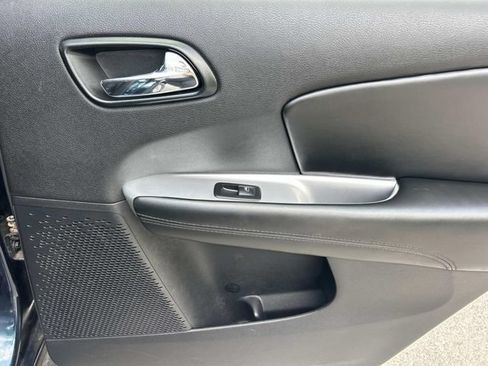 Used 2013 Dodge Journey SXT w/ Popular Equipment Group FWD image 24
