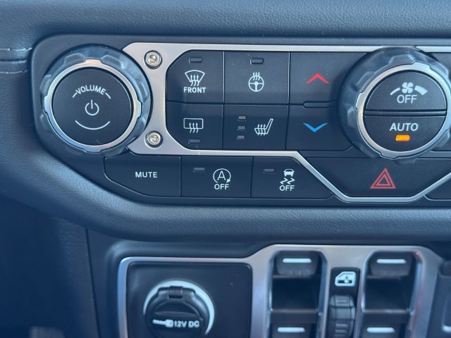 Certified 2025 Jeep Gladiator Mojave AWD/4WD image 34