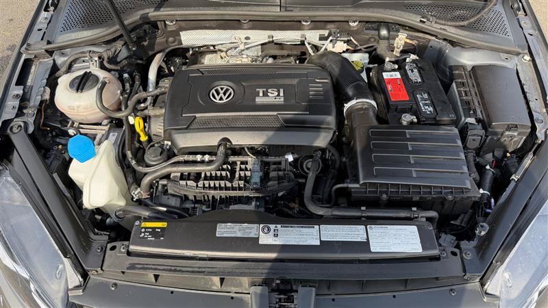 Used 2017 Volkswagen Golf R 4-Door AWD/4WD image 46