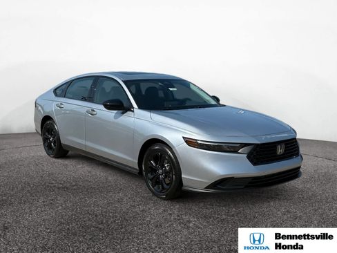 Certified 2025 Honda Accord SE image 7