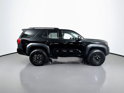 Used 2025 Toyota 4Runner SR5 AWD/4WD image 9