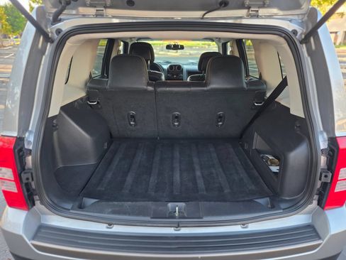 Used 2017 Jeep Patriot 75th Anniversary w/ Power Value Group FWD image 11