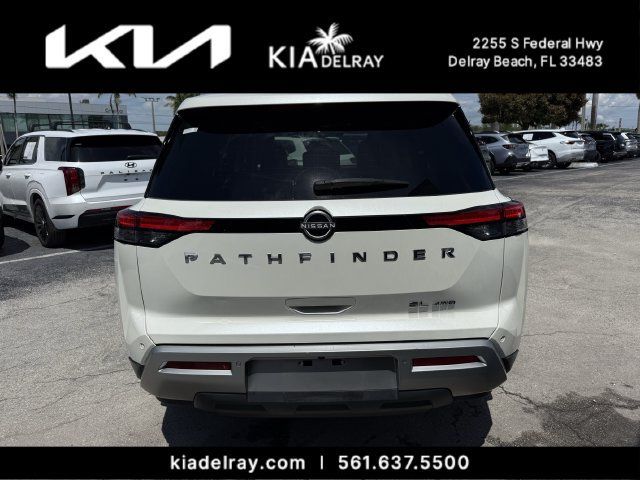Used 2024 Nissan Pathfinder SL AWD/4WD image 4