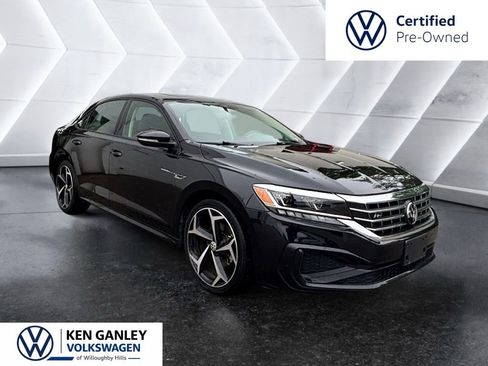 Used 2020 Volkswagen Passat 2.0T R-Line FWD image 4