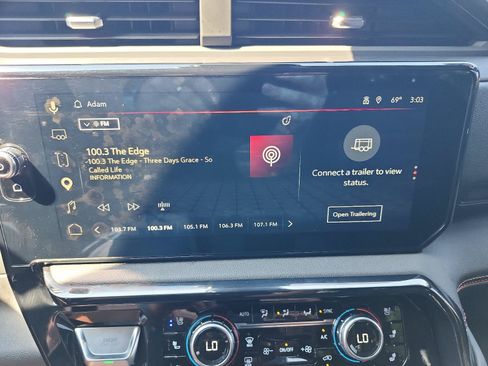 Used 2025 GMC Sierra 1500 AT4 w/ AT4 Premium Package AWD/4WD image 18
