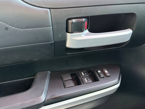 Used 2017 Toyota Tundra Limited w/ Limited Premium Package RWD image 12