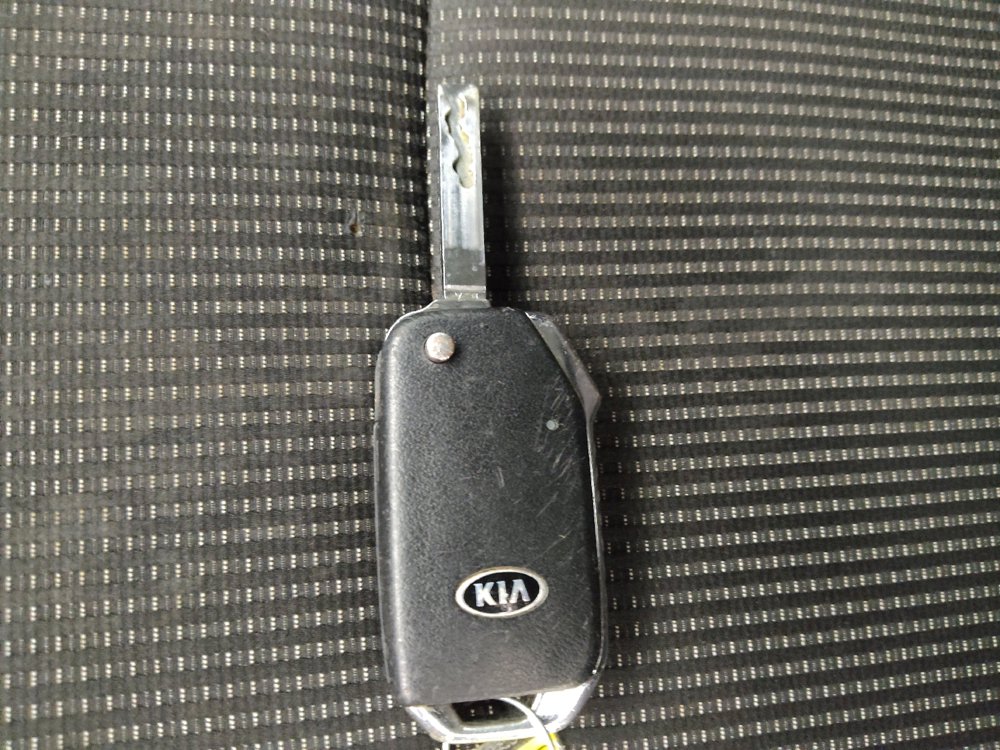 Used 2020 Kia Forte LXS FWD image 32