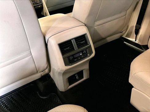 Used 2019 Volkswagen Atlas SE w/ Towing Package AWD/4WD image 29