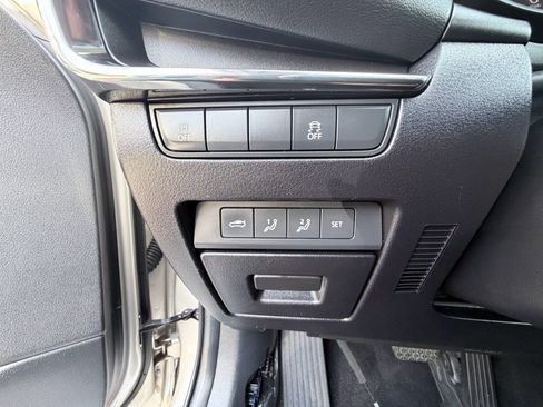 Used 2022 MAZDA MAZDA3 s image 10