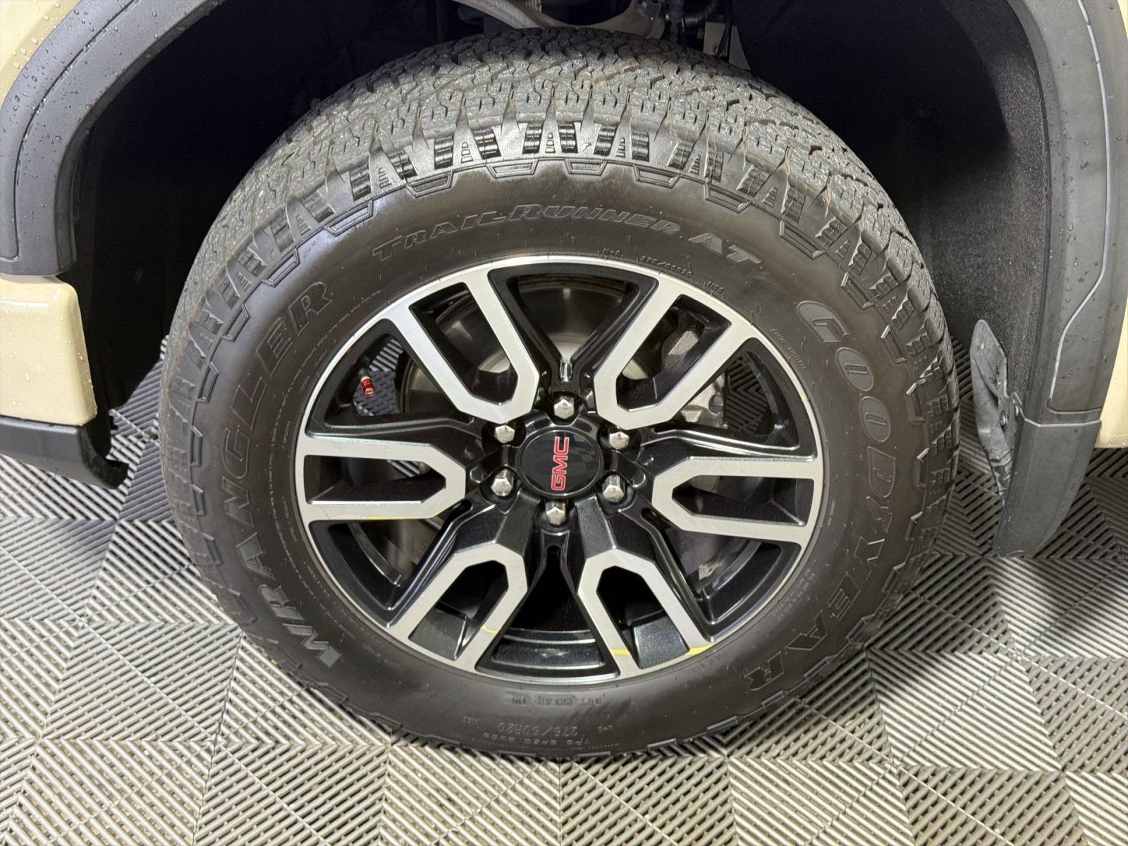 Used 2023 GMC Sierra 1500 AT4 w/ Technology Package AWD/4WD image 12
