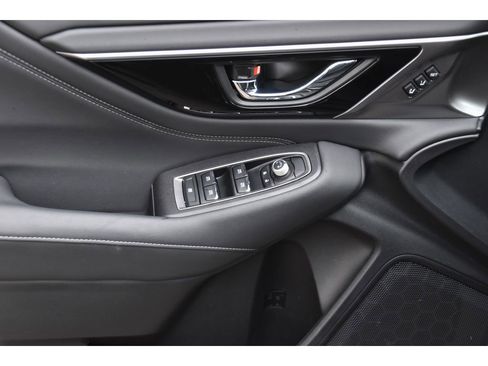 Used 2025 Subaru Outback Limited image 28