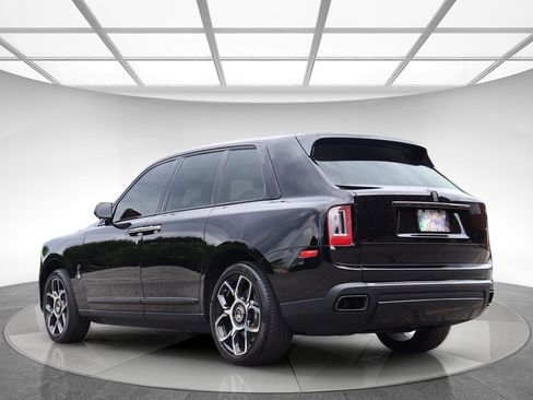 Used 2022 Rolls-Royce Cullinan Black Badge w/ Dark Exterior Package AWD/4WD image 8