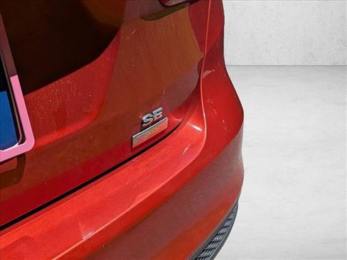 Used 2018 Ford Focus SE FWD image 12