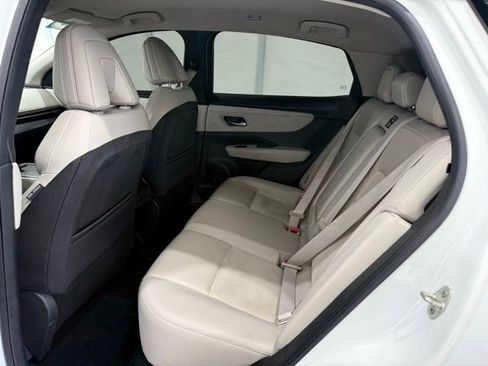 Used 2023 Nissan Ariya AWD image 15