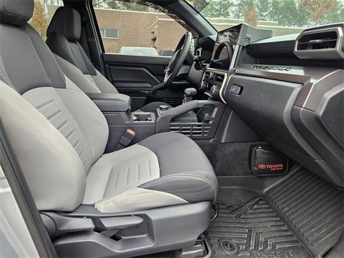 Used 2025 Toyota Tacoma TRD Sport image 6