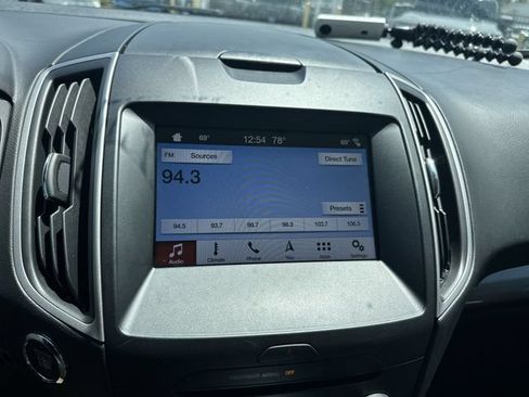 Certified 2018 Ford Edge SEL w/ Equipment Group 201A FWD image 17