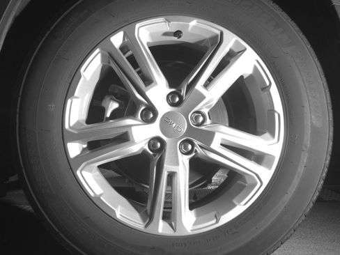 Used 2024 GMC Terrain SLE FWD image 14