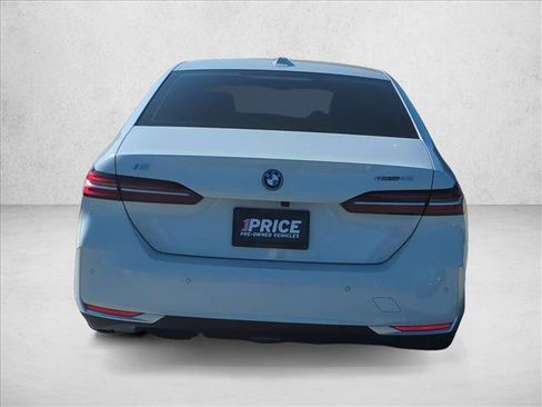 Used 2024 BMW i5 eDrive40i w/ M Sport Package RWD image 7