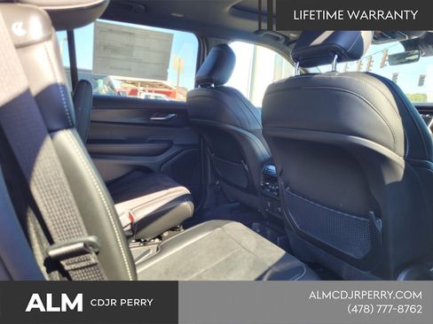New 2025 Jeep Grand Cherokee L Altitude AWD/4WD image 12