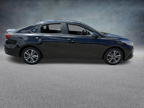 Used 2022 Kia Forte LXS w/ LXS Technology Package FWD image 7