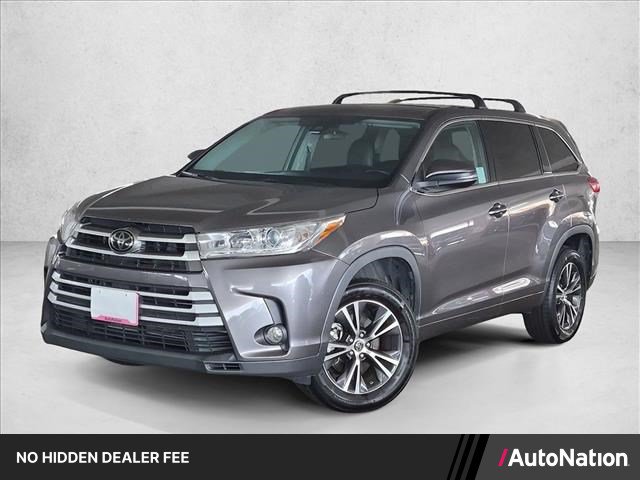 Used 2018 Toyota Highlander Plus FWD image 1