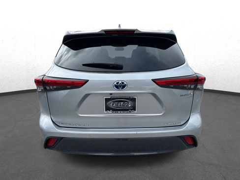 Used 2022 Toyota Highlander Limited image 4