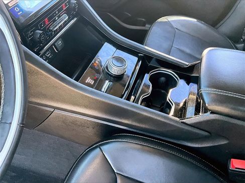 Used 2023 Jeep Grand Cherokee Limited image 12