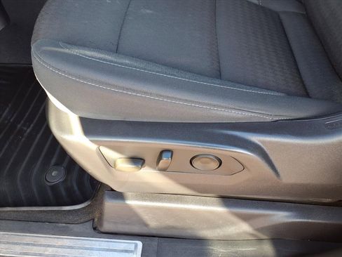 Used 2024 Chevrolet Silverado 1500 LT image 24